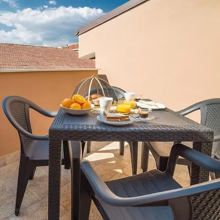 Il Maestrale - A View Of The City's Rooftops Albenga